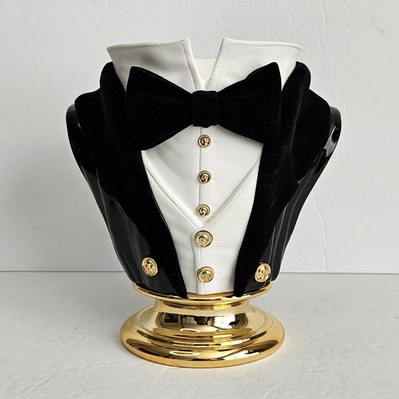 Bath & Body Works Other - NWT Bath & Body Works‎ 2021 Halloween Headless Vampire Butler Man Candle Holder